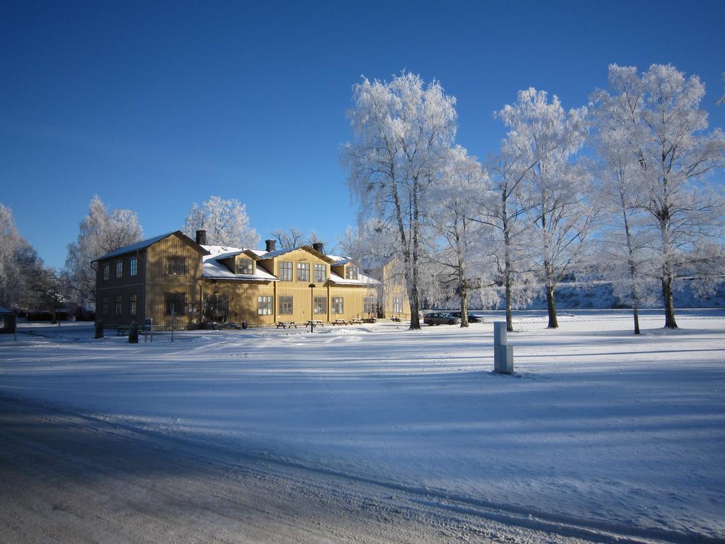 Ediths Pensionat Acomodação com café da manhã Karlsborg Exterior foto